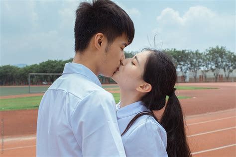 asians kissing